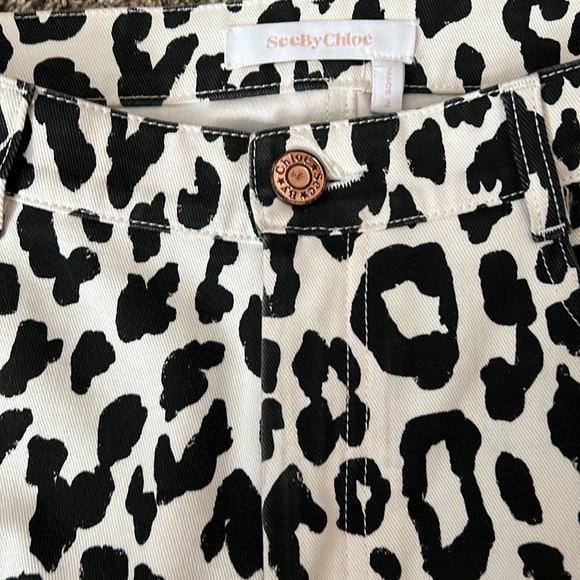 SEE BY CHLOE Mid-Rise Cropped Leopard-Print Jeans - Picture 4 of 11